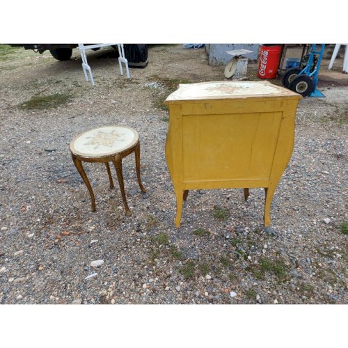 Meuble chevet Ventru en Bois doré + Tablette