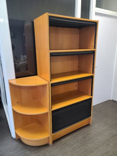 meuble de bureau à rouleaux avec étagère d'angle