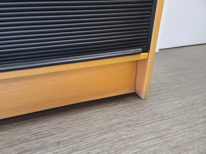 meuble de bureau à rouleaux avec étagère d'angle