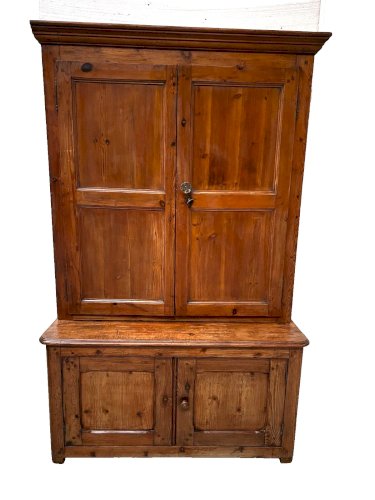 Meuble de bureau en deux corps en sapin massif  du XX siècle