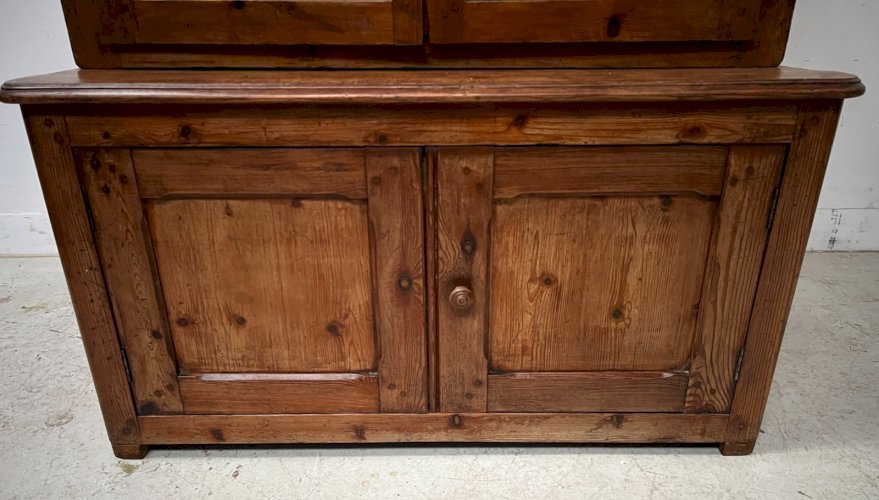 Meuble de bureau en deux corps en sapin massif  du XX siècle