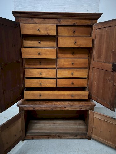 Meuble de bureau en deux corps en sapin massif  du XX siècle