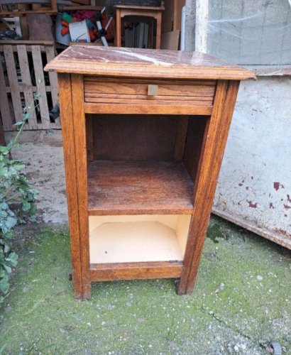 Meuble de chevet en bois et marbre