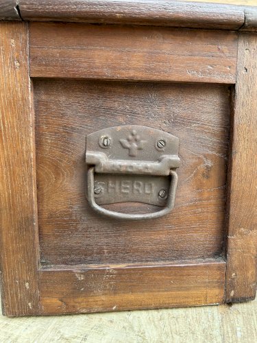 Meuble de métier en teck birman