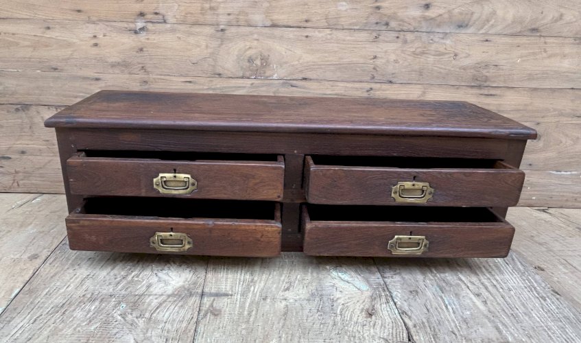 Meuble de métier en teck birman