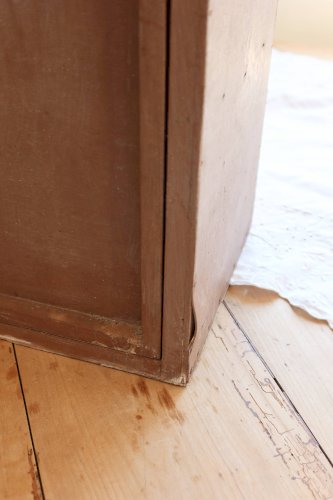 Meuble de rangement ancien en bois peint
