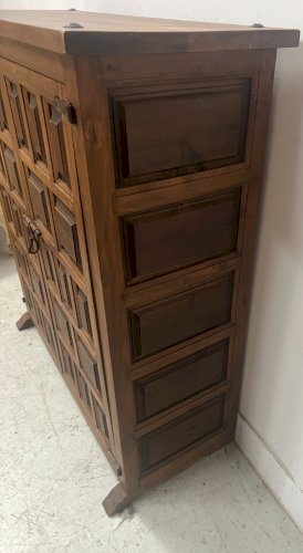 Meuble de style rennaissance a deux portes XX siècle