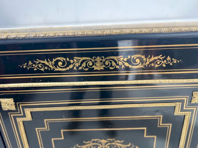 Meuble Napoléon III a une porte en bois noir et marquetrie de laiton XIX siècle