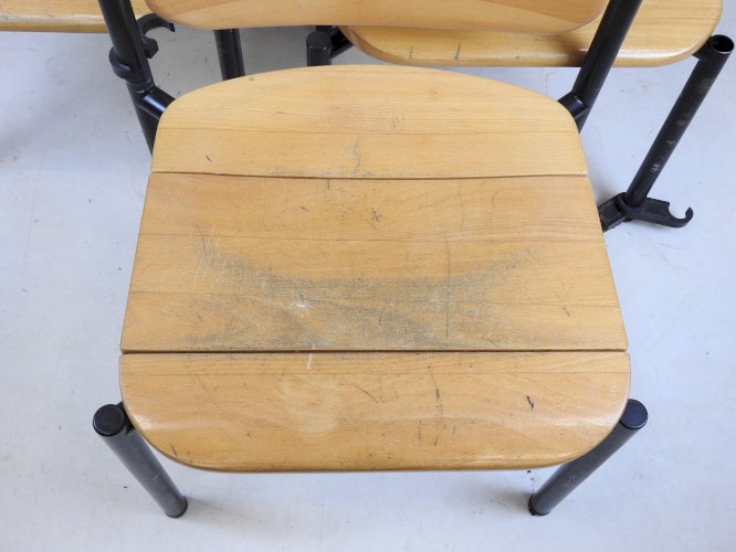 Meuble scandinave, Chaises bois signées Martin Stoll, vendues par 6, années 70.