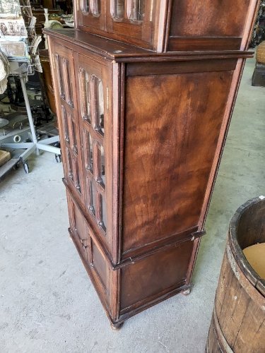 MEUBLE VERRIER EN BOIS ET VITRES 6 PORTES