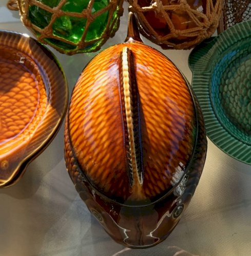 Mid-Century Service à Poissons Sarreguemines, Barbotine Soupière et Saucière, couleur Marron