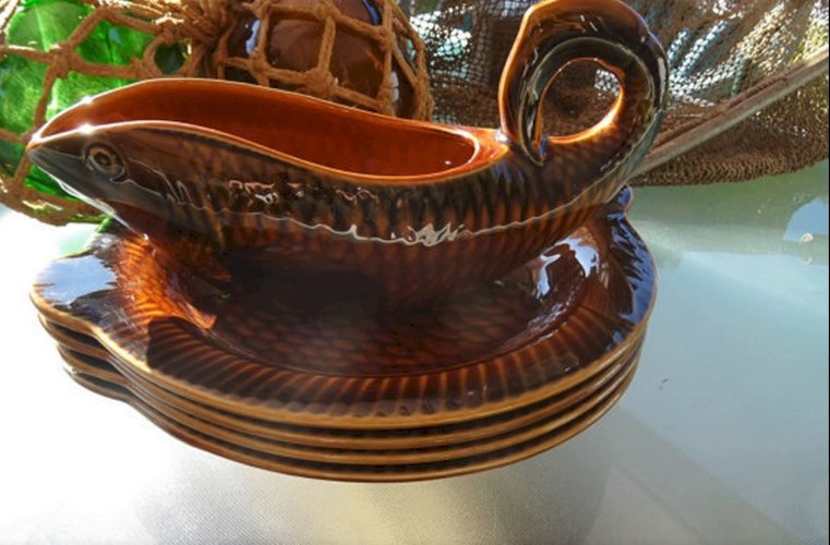Mid-Century Service à Poissons Sarreguemines, Barbotine Soupière et Saucière, couleur Marron