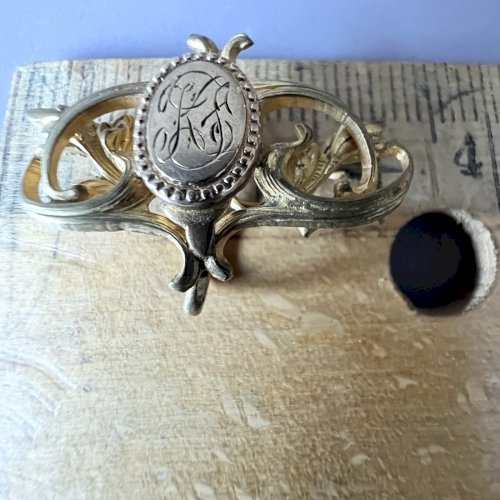 Mini Ancienne petite broche Pendentif 19e art nouveau Initiales Unisexe Charme