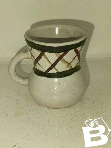 mini pichet vintage signé vallauris en bon etat