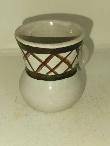 mini pichet vintage signé vallauris en bon etat