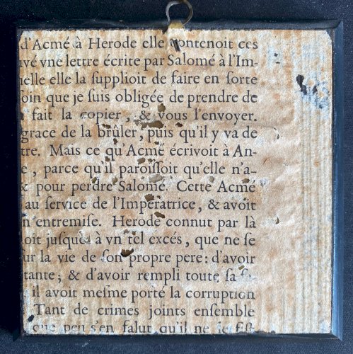 Miniature ancienne signée, " Une élégante", cadre en bois noirci. 12x12