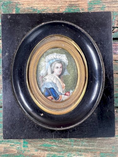 Miniature ancienne XIXe – Portrait de dame – Peinture ovale – Cadre bois noirci
