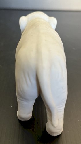 miniature  Éléphant en Biscuit porcelaine collection vintage