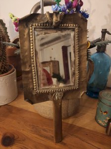 Miroir à Main Ancien en Laiton Repoussé - Style Arts & Crafts/Art Nouveau