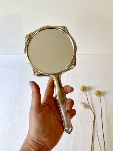 Miroir à main Art Déco en métal argenté et verre biseauté – Circa 1930