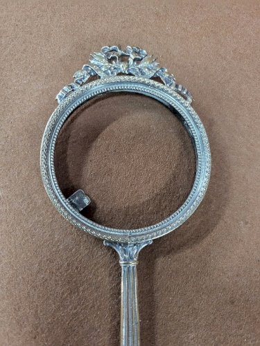 MIROIR A MAIN EN METAL ARGENTE