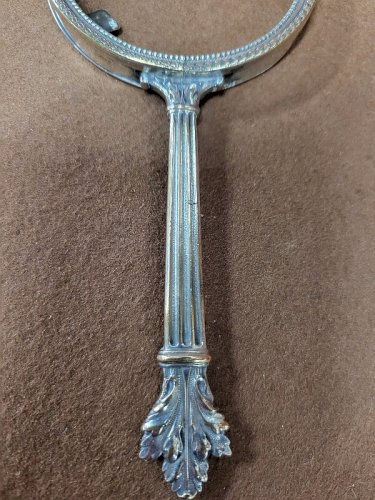 MIROIR A MAIN EN METAL ARGENTE