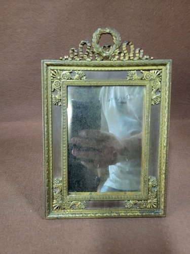MIROIR A POSER DE STYLE LOUIS XVI EN BRONZE