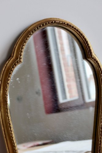 Miroir baroque ancien doré en bois – Glace piquée – Bois sculpté