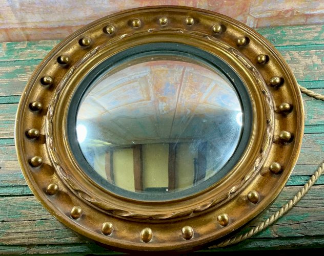 Miroir de sorcière du XIXᵉ siècle – Convexe, rare et mystérieux – Diamètre 46 cm
