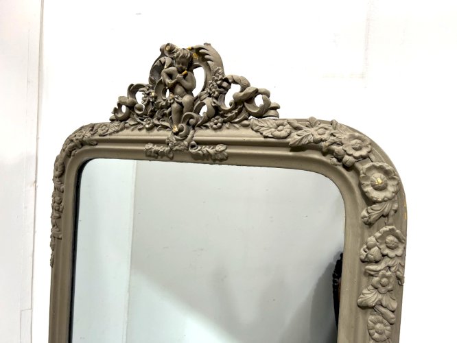 Miroir de style Louis XV en bois et stuc patiné XX siècle