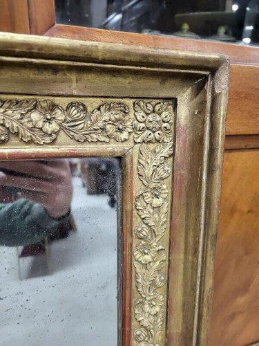 MIROIR DORE DECOR DE FLEURS ET DE FEUILLAGE DU XIX ème SIECLE