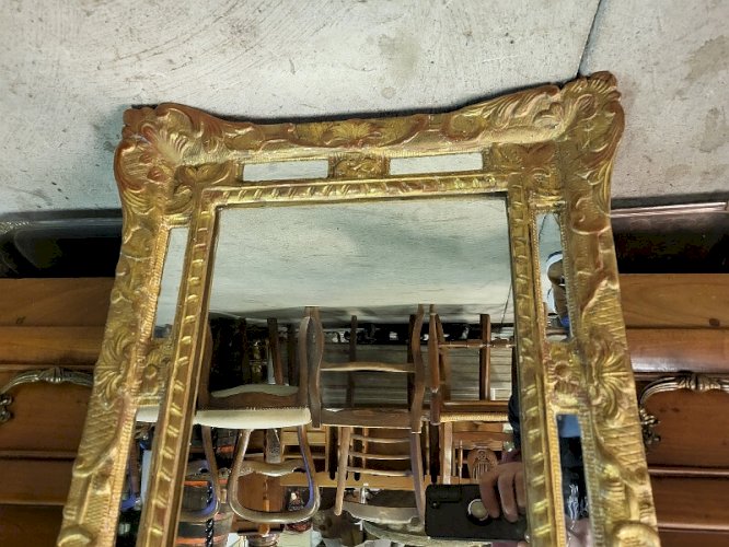 MIROIR EN BOIS DORE A PARCLOSES DU XIX ème SIECLE N35