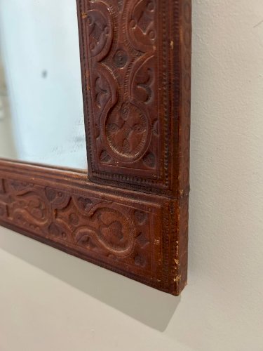 miroir en cuir repoussé années 70