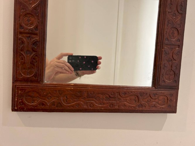 miroir en cuir repoussé années 70