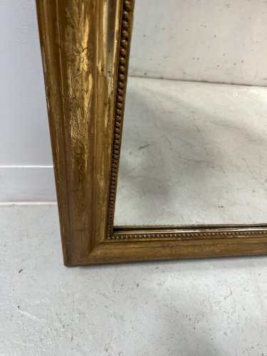 Miroir Louis Philippe en bois et stuc doré XIX siècle