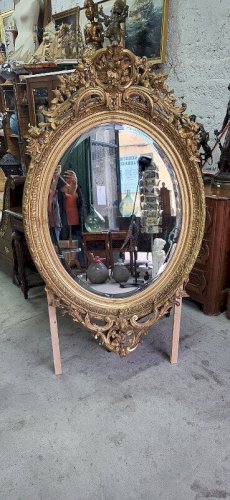 MIROIR MEDAILLON DORE DU XIX ème SIECLE