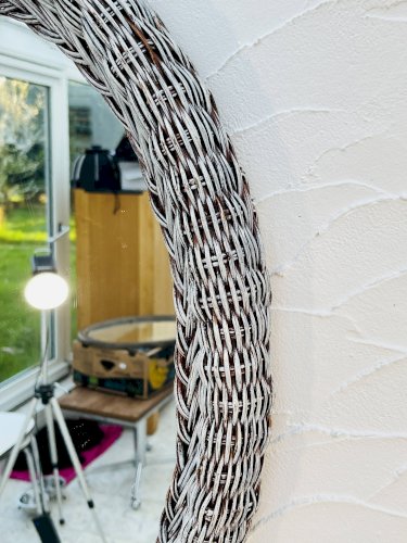 Miroir ovale vintage en osier tressé années 60