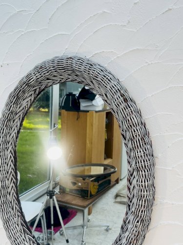 Miroir ovale vintage en osier tressé années 60