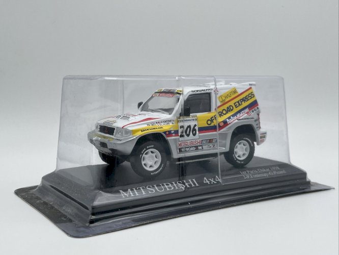 Mitsubishi Pajero Dakar 4x4 1/43