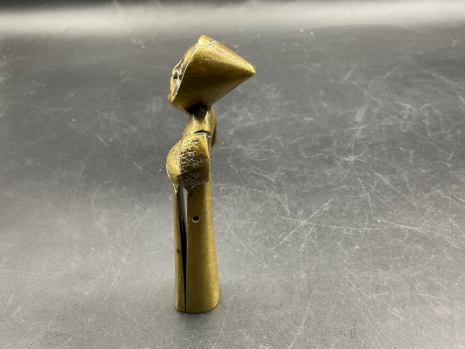 Moine Lubrique XIX eme en bronze .