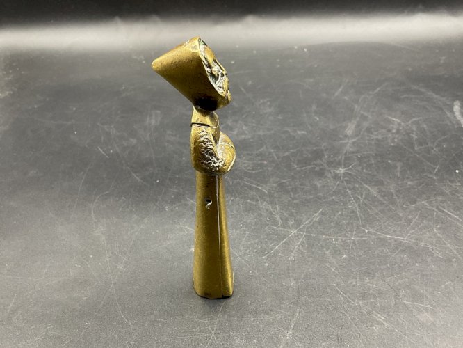 Moine Lubrique XIX eme en bronze .