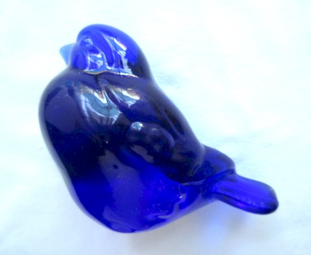 Moineau en verre bleu-nuit massif, Oiseau, objet de vitrine