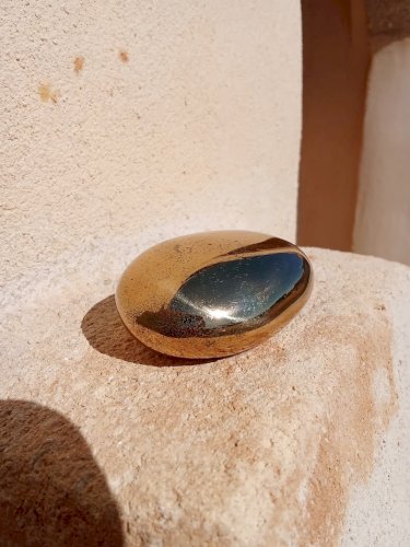 Monique Gerber – Galet décapsuleur en bronze 
