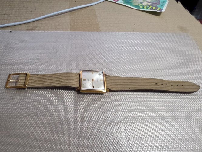 Montre ancienne mecanique  Relliac ,  bel etat ... calendrier