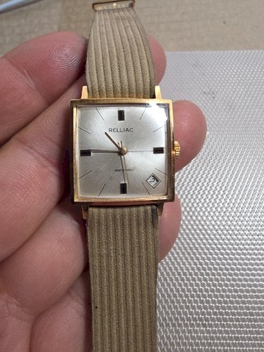 Montre ancienne mecanique  Relliac ,  bel etat ... calendrier