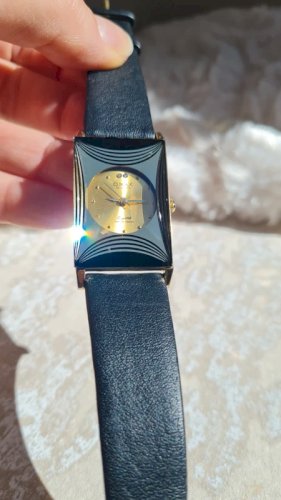 Montre femme Omax en cristal - à quartz