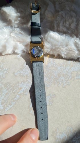 Montre femme Omax en cristal - à quartz