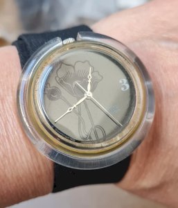 montre femme swatch  POP pour collection