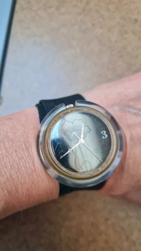 montre femme swatch  POP pour collection