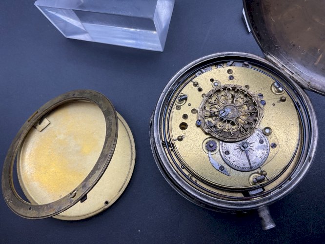 montre gousset mouvement à coq carillons argent massif XVIII/XIX ème .